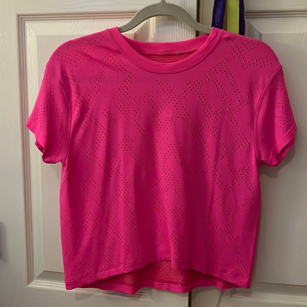 Sonic Pink Lulu Train To Be T-shirt